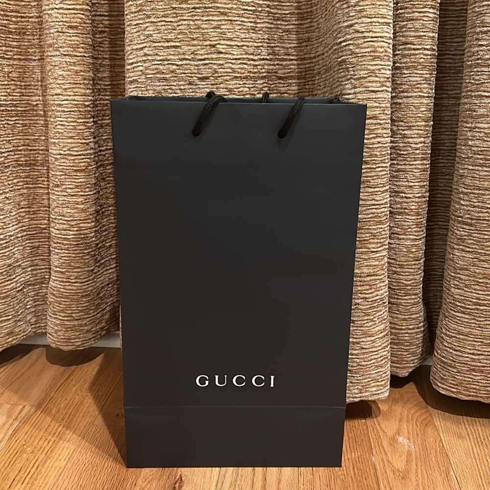 Gucci shopping bag